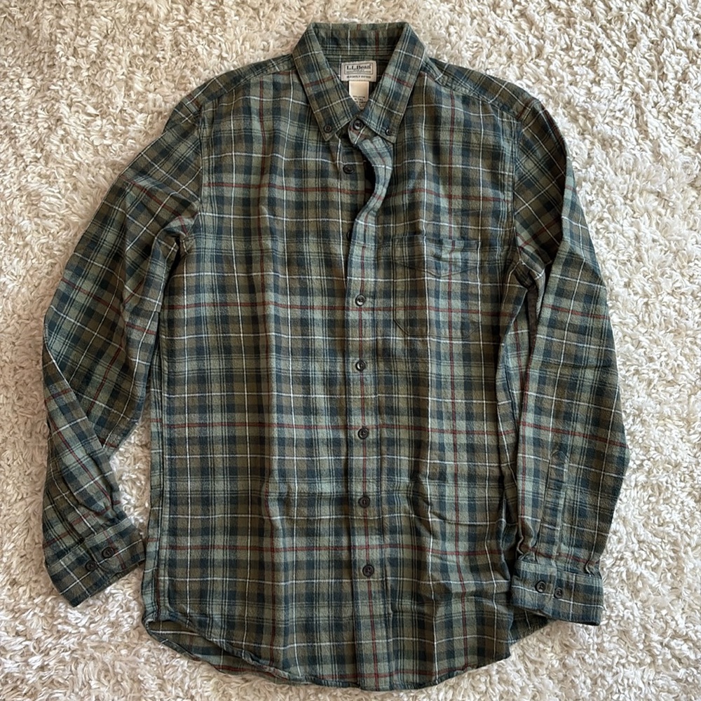 LL Bean Slightly Fitted Hundred Percent Cotton M Tall item ID 298168